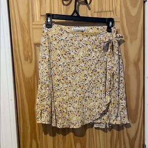 Abercrombie faux wrap yellow & tan Asymmetrical Skirt.